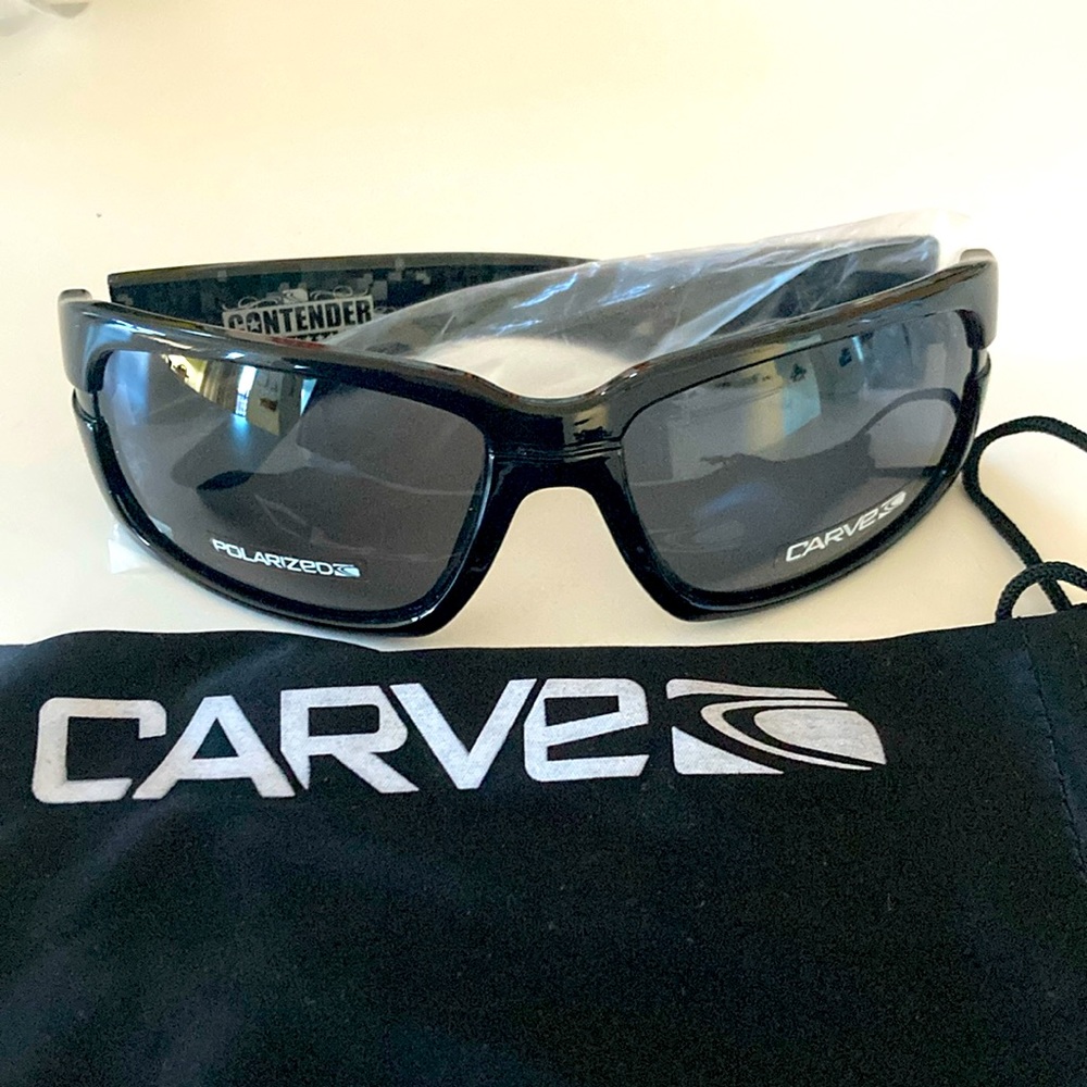Carve designs “ CONTENDER” polarized blk sunglasses new with bag unisex